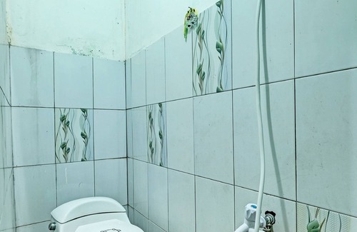 West Semarang Hotel | OYO Life 91682 Homestay Sriti