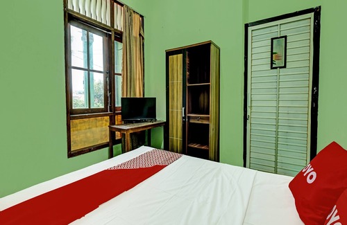 West Semarang Hotel | OYO Life 91682 Homestay Sriti