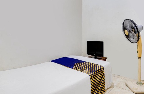 Waru Hotel | OYO Life 91893 Kost Jeje Syariah