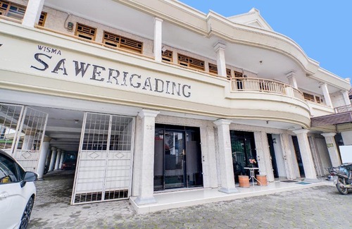 Cileunyi Hotel | OYO Life 91994 Sawerigading Jatinangor Syariah