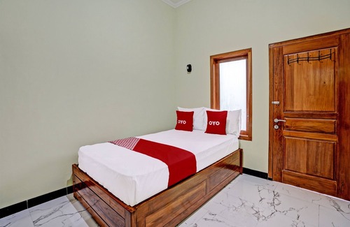 Madiun Hotel | OYO Life 92043 Kost Barokah Syariah Madiun