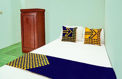 Pacitan Hotel | OYO Life 92222 Sahabat Kost Syariah Pacitan