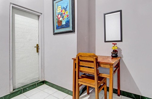 Ngaglik Hotel | OYO Life 92575 Zazi Homestay