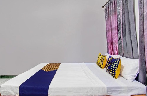 Ngaglik Hotel | OYO Life 92575 Zazi Homestay
