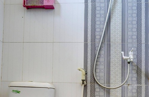 Sedati Hotel | OYO Life 92915 Duta Amnan Syariah