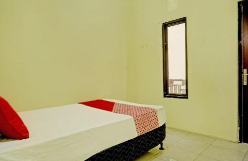 Karawang Timur Hotel | OYO Life 92936 Kost Teteh Erni Karawang
