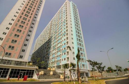 Karawang Hotel | OYO Life 93139 Apartemen Grand Sentraland By Evi