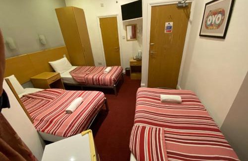 Acton Hotel | OYO London Guest House