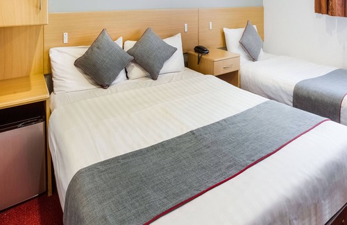 Acton Hotel | OYO London Guest House