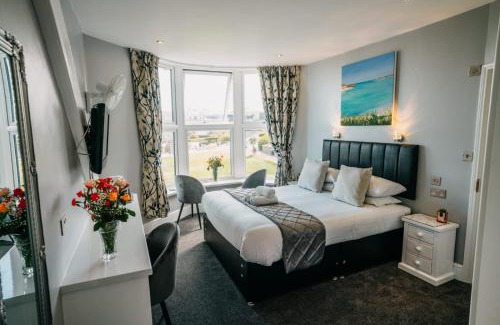 Newquay Hotel | OYO Minerva Guesthouse