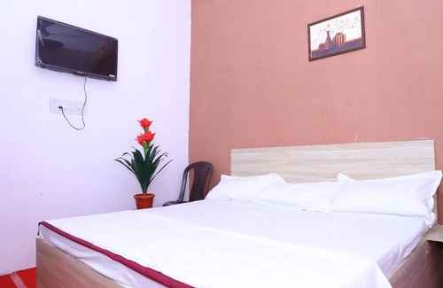 Mawana Hotel | OYO Pacific Hotel