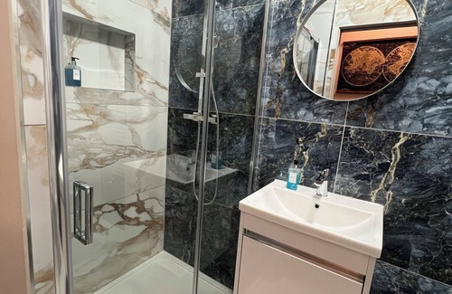 Palmers Green Hotel | OYO Paragraph Palmers Green - Tottenham Stadium