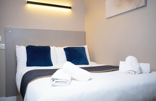 Palmers Green Hotel | OYO Paragraph Palmers Green - Tottenham Stadium