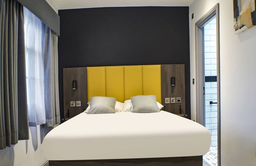 Tamworth House | OYO Tamworth Arms Boutique Pub & Hotel
