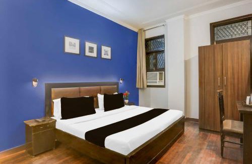 Sainik Farm Hotel | OYO Townhouse Anmol Residency
