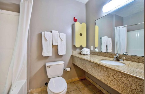 Beaumont Hotel | OYO Townhouse Beaumont Medical Center Area