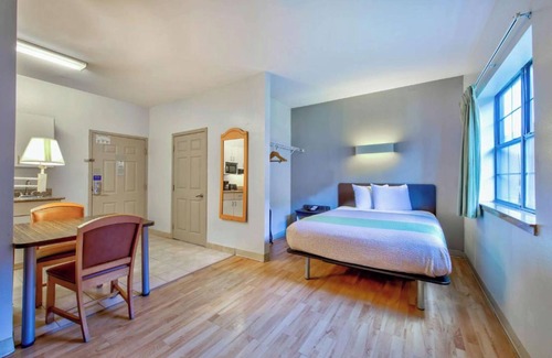 Beaumont Hotel | OYO Townhouse Beaumont Medical Center Area