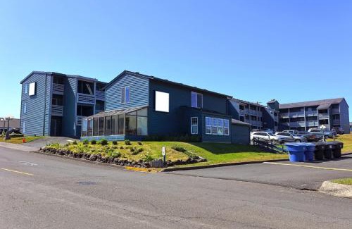 Newport Hotel | OYO Waves Hotel Newport OR - NYE Beach