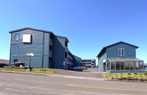 Newport Hotel | OYO Waves Hotel Newport OR - NYE Beach