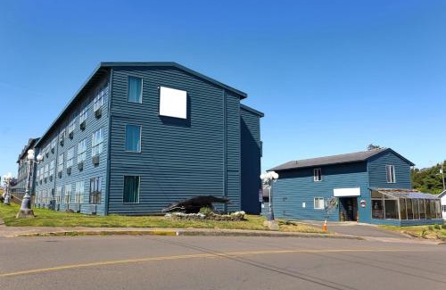 Newport Hotel | OYO Waves Hotel Newport OR - NYE Beach