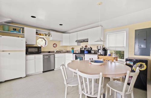 Deep Hole House | Oyster Catcher - Pet friendly; Deep water access!