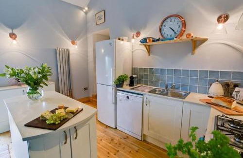 Llanfaethlu House | Oyster Catcher