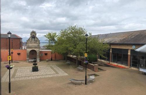 Ryde House | Oyster Catchers