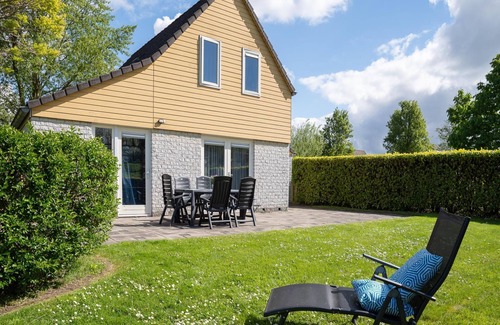 Wemeldinge House | Oyster Coast: Sauna and Family Charm