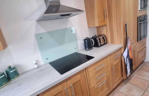 Clarinbridge Apartment | Oyster Hideaway - 1 Bedroom Apartment - Sleeps 2