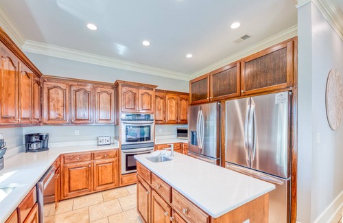 Fort Morgan House | Oyster House B1 - Sleeps 20 - Beachfront w/Pool