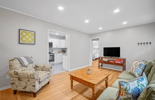 Pigeon Point House | "Oystercatcher" Great location in Pigeon Point. Walk/bike to historic downtown