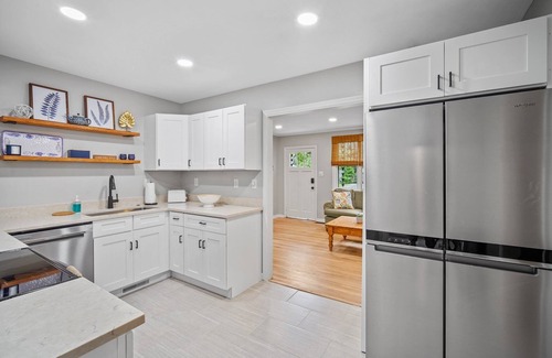 Pigeon Point House | "Oystercatcher" Great location in Pigeon Point. Walk/bike to historic downtown