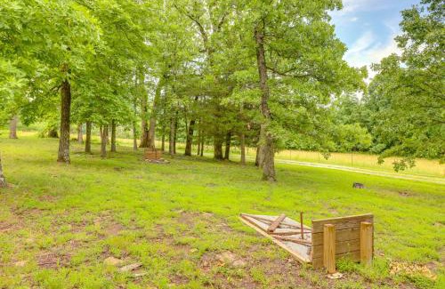 Harrison Apartment | Ozark Escapes Cabin with Mtn Views in Harrison