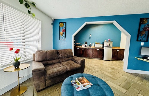 Osage Beach Hotel | Ozark Inn & Suites