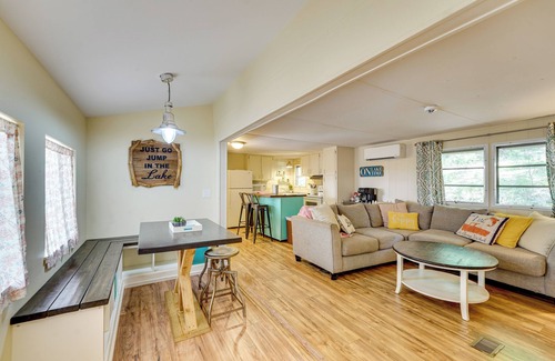 Lost Bridge Village House | Ozarks Family Retreat w/Beaver Lake Access!