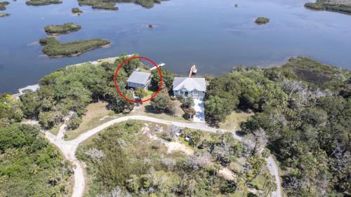 Crystal River House | Ozello Coastal Lodge Your Tranquil Waterfront Retreat Sleeps 6 Private Dock Dog Ok