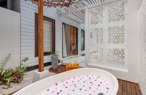 Maadhoo Resort | OZEN LIFE MAADHOO - Luxury All Inclusive with Free Transfers