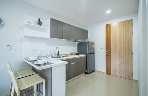Kata Apartment | Ozone Kata Condo - great location, rooftop pool