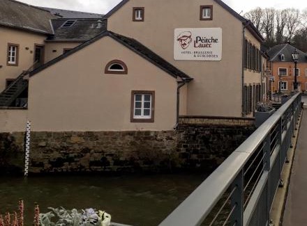 Useldange Hotel | Péitche Lauer