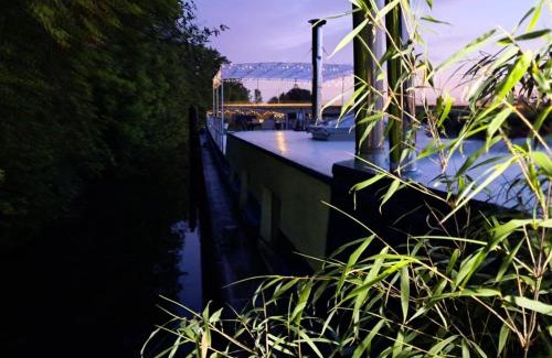 Torcy Boat Rental | Péniche Amadeus conviviale et cosy , proche de Disney et de Paris