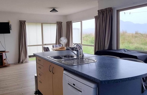 Kennedy Bay House | Pūkeko Retreat- Beachfront