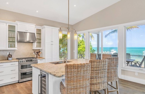 Marathon House | P04 - Spectacular 6 bedroom, 6 bath home is a rare beach front beauty with.