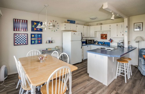 Gearhart Condo | P451 2 Bedroom 1st Floor, stairs, No cleaning fees