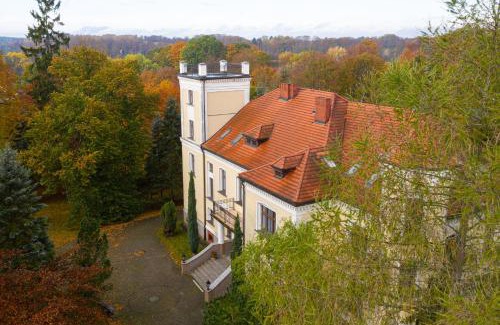 Zlocieniec Hotel | Pałac Cieszyno