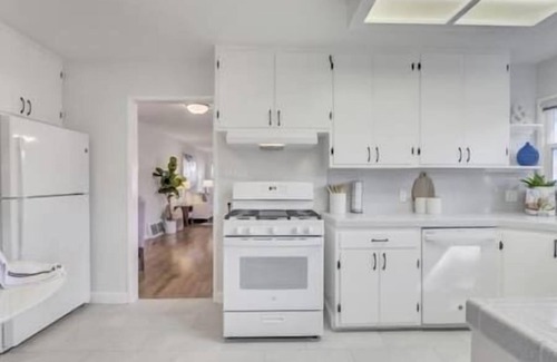 Community Center House | PA Downtown 3B2B New Furniture