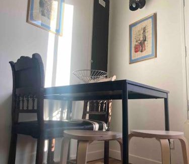 Pere Lachaise Apartment | Paaaaaaaaaaaarrrrrrrriiiiis !