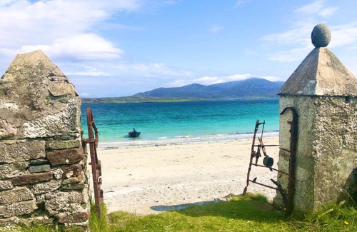 Back House | Pabbay House Self Catering