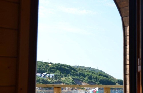 Aberporth Cabin | Pabell Pren Glamping by Aberporth Beach Holidays