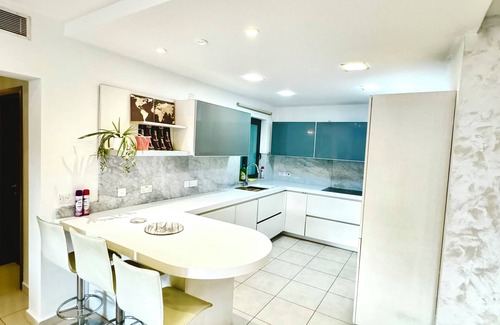 Paceville Apartment | Pacaville Pendergardens 3-bedroom and 3 bathroom apartment with WiFi and AC