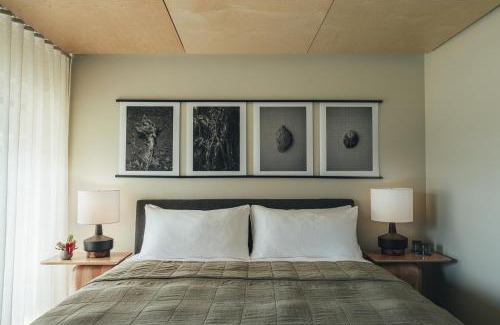 Historic Kailua Village Hotel | PACIFIC 19 Kona